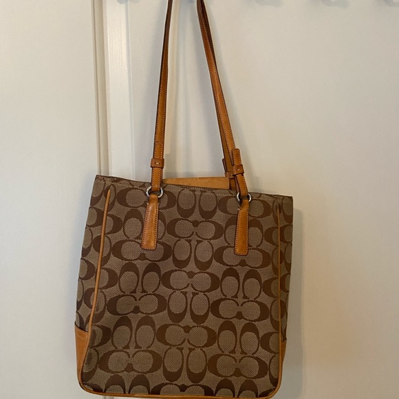 Vintage Coach handbag in good condition - Picture 2 of 7